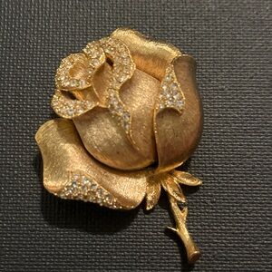 Vintage Piscitelli Signed Gold Tone Rose Brooch with Sparkling Accents 2”